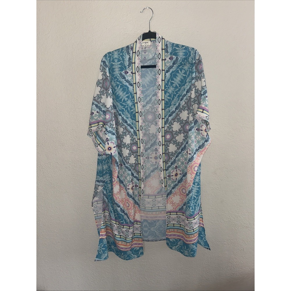 Umgee Kimono Features A Colorful Blue Pink and Geometric Print M Boho Artsy Chic